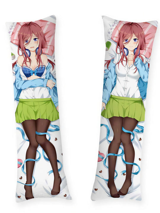 Miku Nakano schüchternes Dakimakura